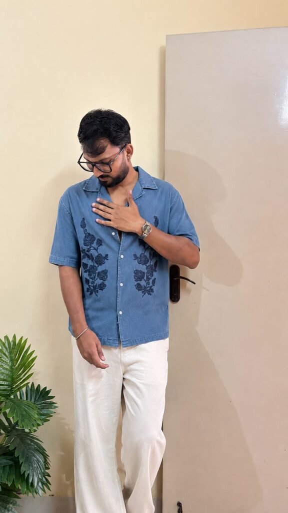 Blue Solid Printed Opaque Casual shirts ,has a Spread Collar, Button Placket, Short Drop-Shoulder Sleeves, Straight hem