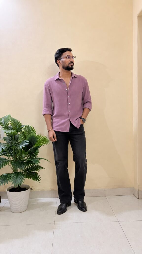 Pink Textured Opaque Casual shirts ,has a Cutaway Collar, Button Placket, Long Regular Sleeves, Straight hem